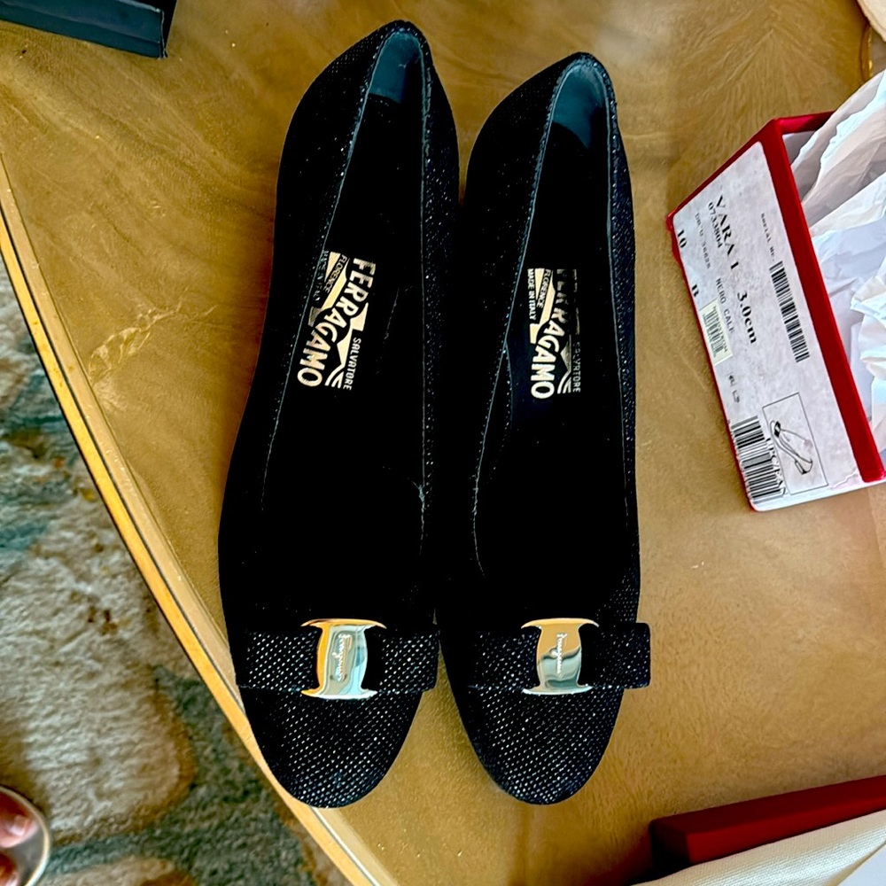 Ferragamo Vara pump in nero calf. New in box with shoe bag. Originally $880.